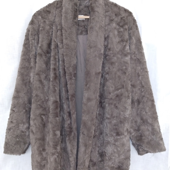 ASTR The Label Faux Fur Coat - Picture 6 of 6